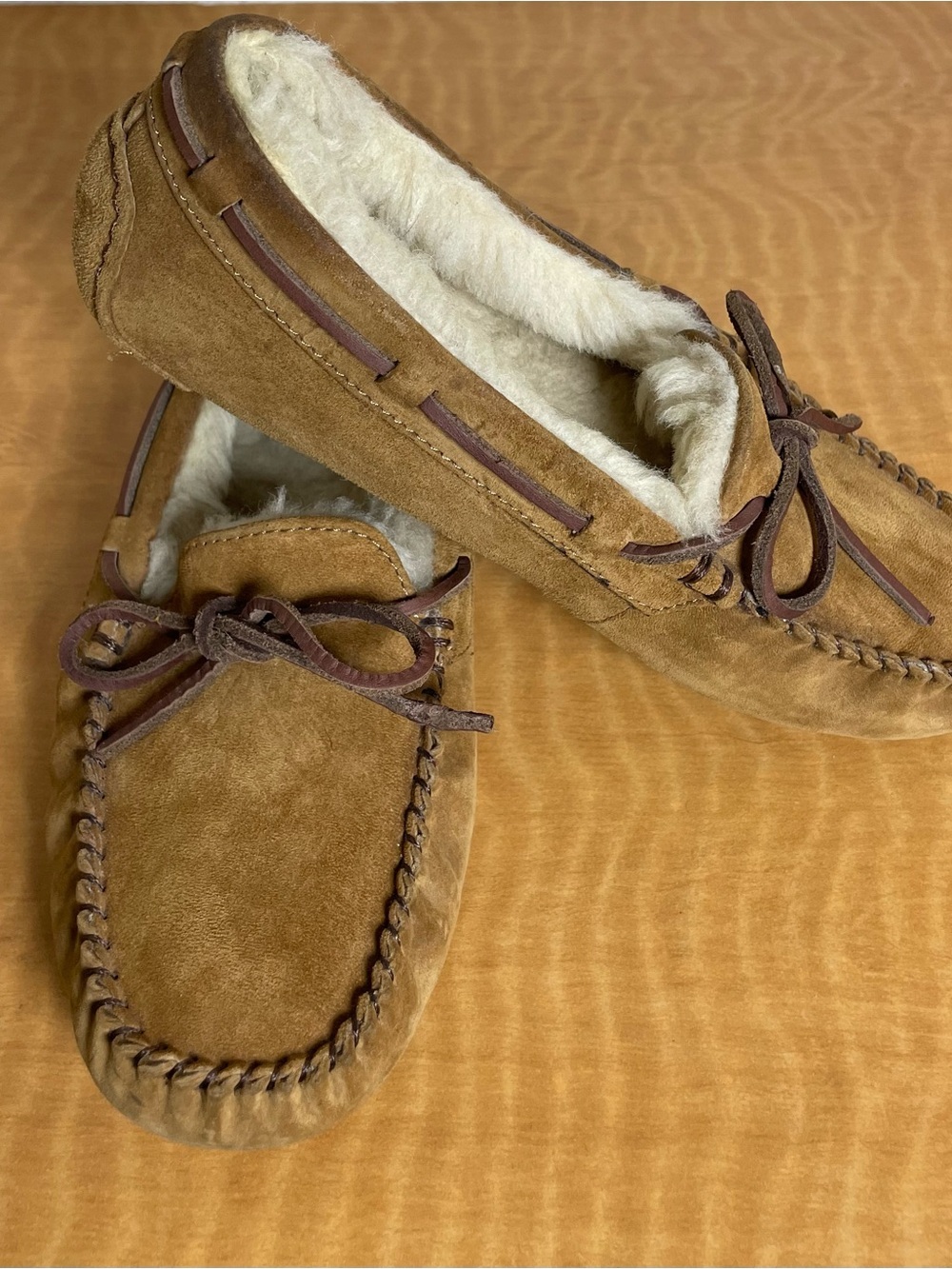 UGG Women's Dakota Slipper - Picture 5 of 10